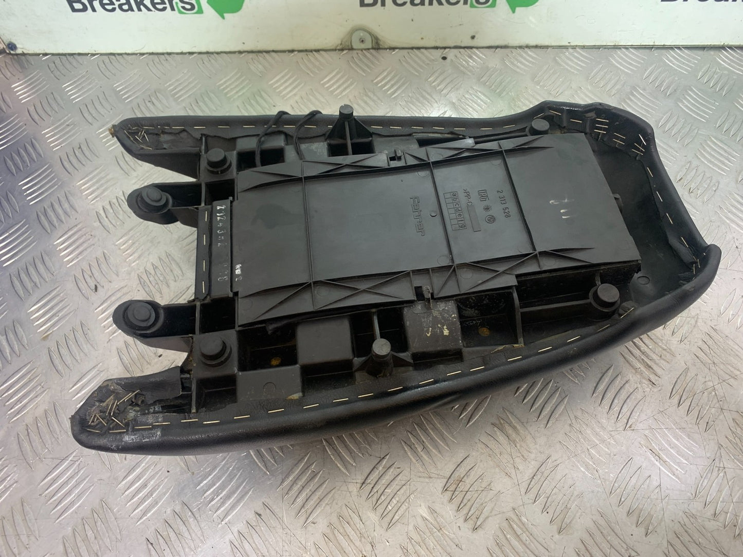 BMW R850 R R850R REAR SEAT YEAR 1994-2002 (CMB1170)