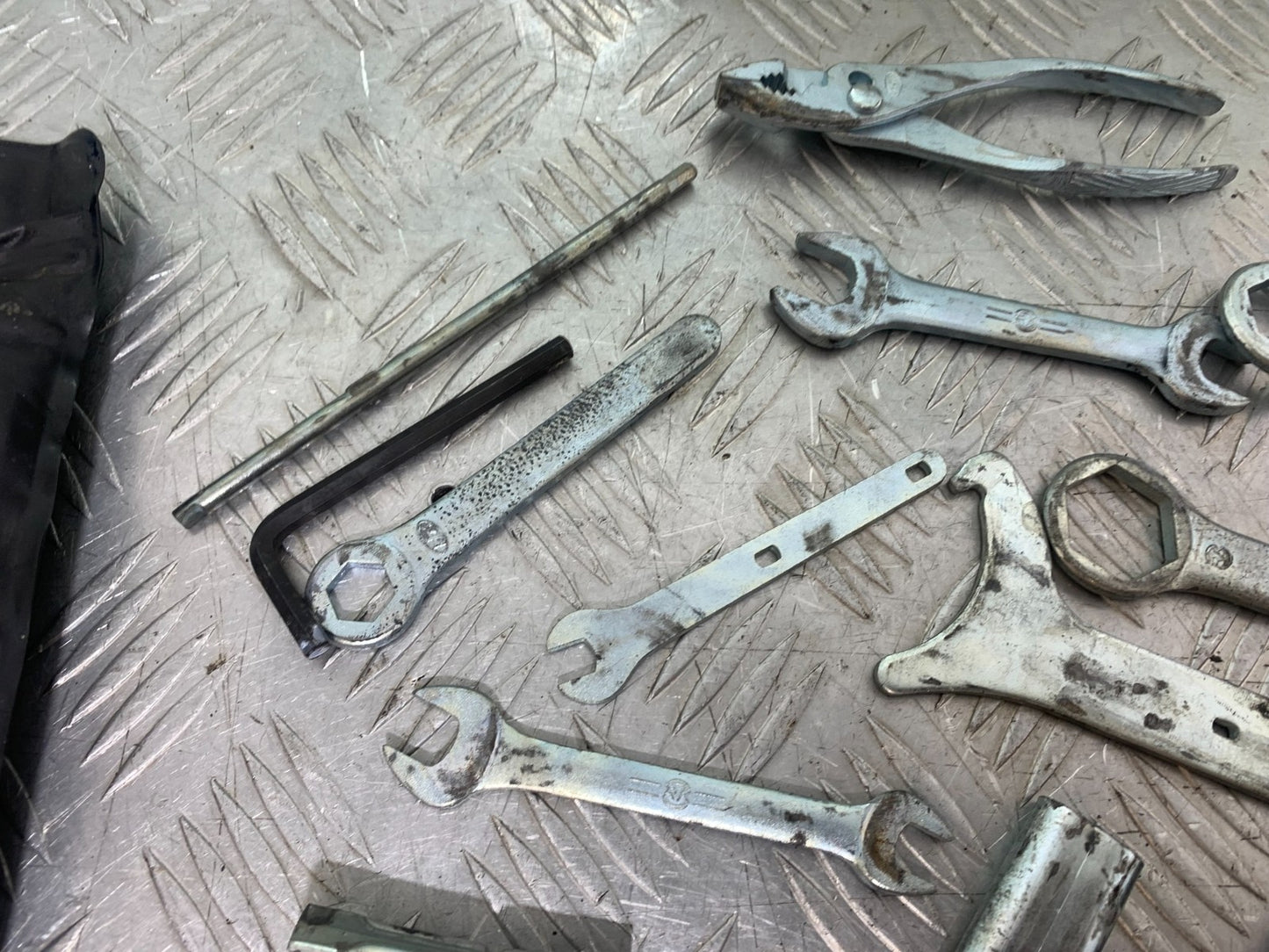 HONDA ST1100 PAN EUROPEAN TOOL KIT  YEAR 1993-2001 (CMB1195)