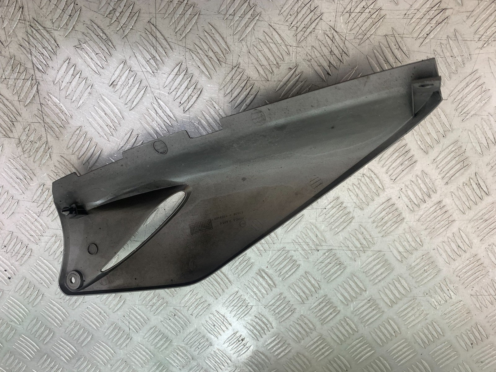 HONDA XL125 VARADERO RIGHT SEAT PANEL  YEAR 2001-2006  (CMB1210)