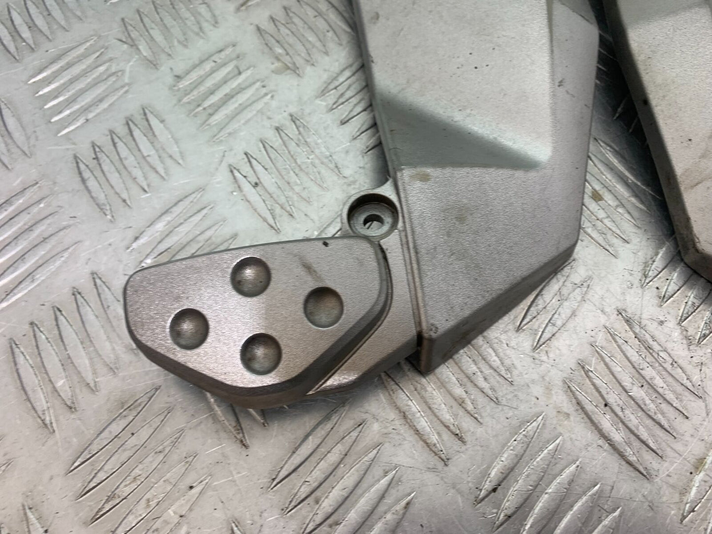 KAWASAKI Z750 Z 750 LEFT AND RIGHT INFILL COVERS  YEAR 2004-2006  (CMB1104)
