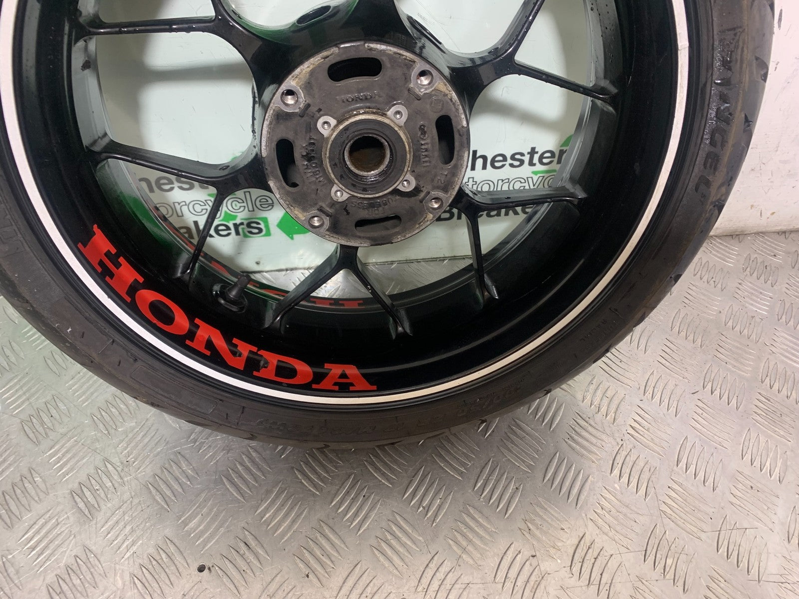 HONDA CBR1000 rr FIREBLADE REAR WHEEL YEAR 2012-2016 (CMB1198)