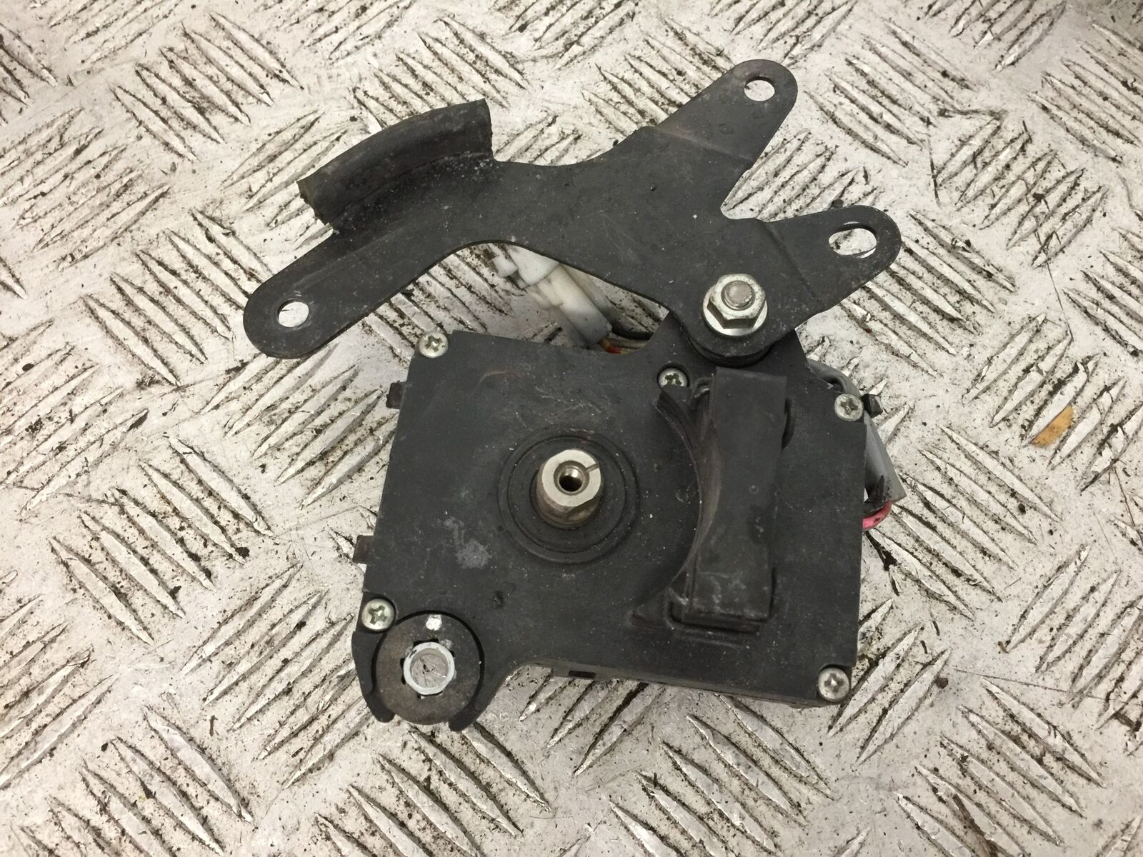 KAWASAKI Z1000 SERVO MOTOR  YEAR 2007-2009 (STOCK 763)