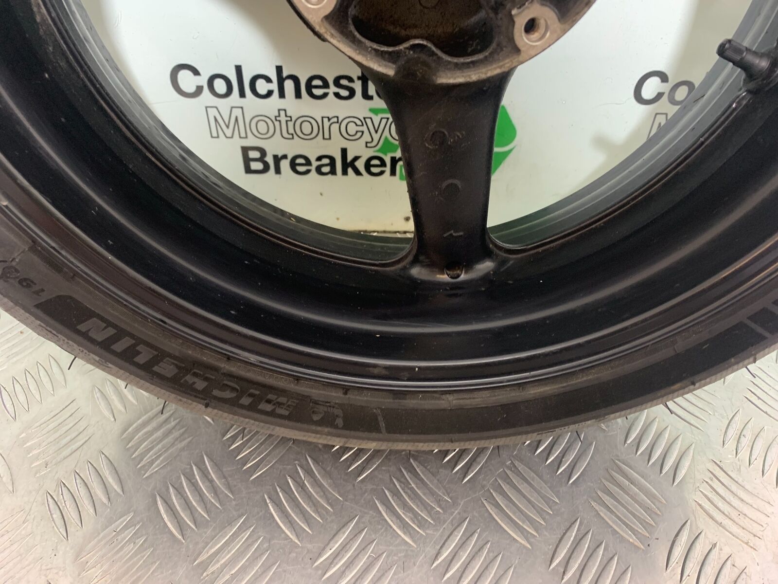 HONDA CBR1000 rr FIREBLADE REAR WHEEL (VERY GOOD TYRE)  2008-2011 (CMB1037)
