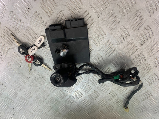YAMAHA YZF R1 14 B BIG BANG ECU LOCKS KEYS    2009-11 (CMB1175)