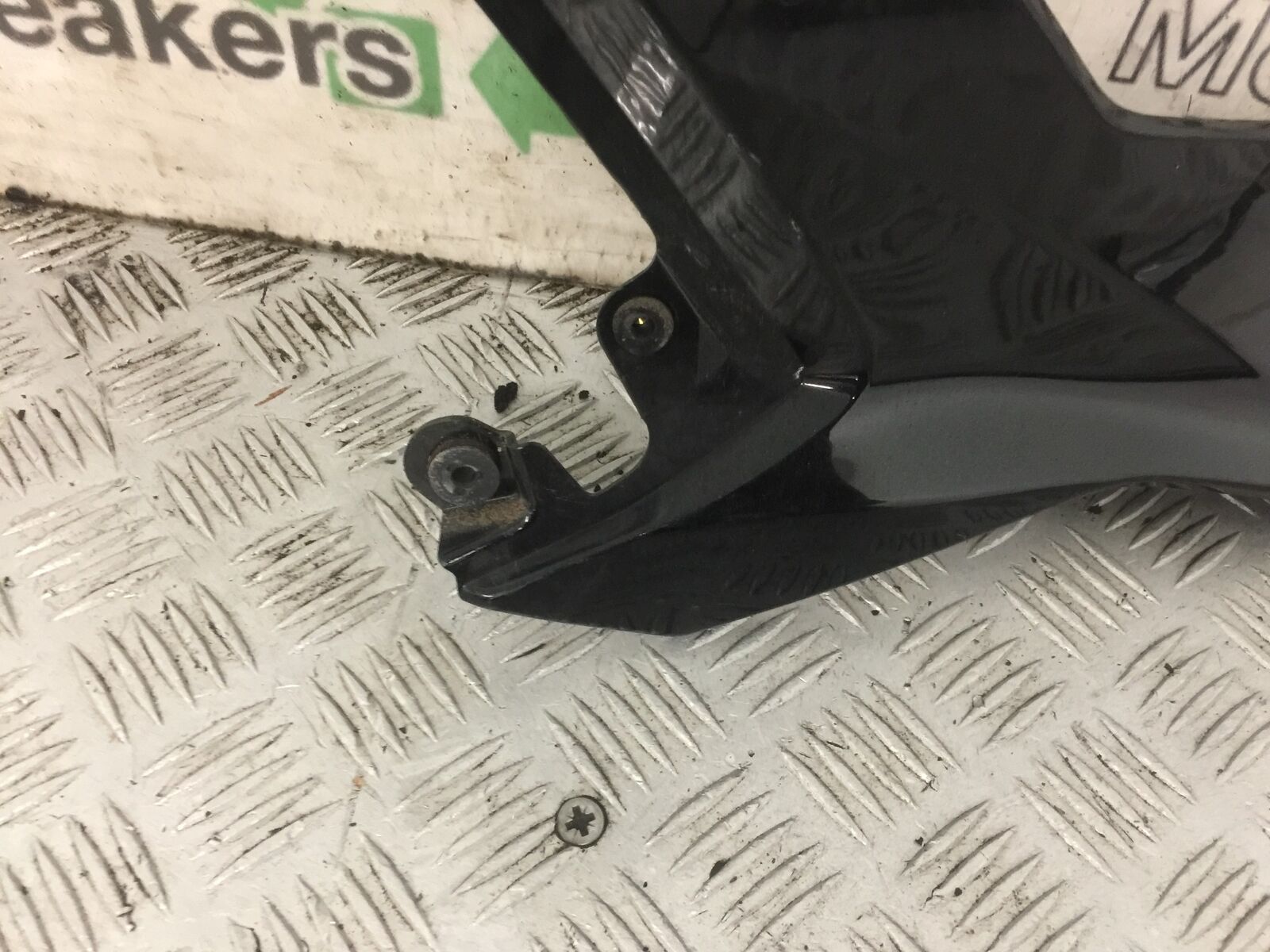 KAWASAKI NINJA 650 LEFT LOWER TANK PANEL YEAR 2021 (STOCK 805)
