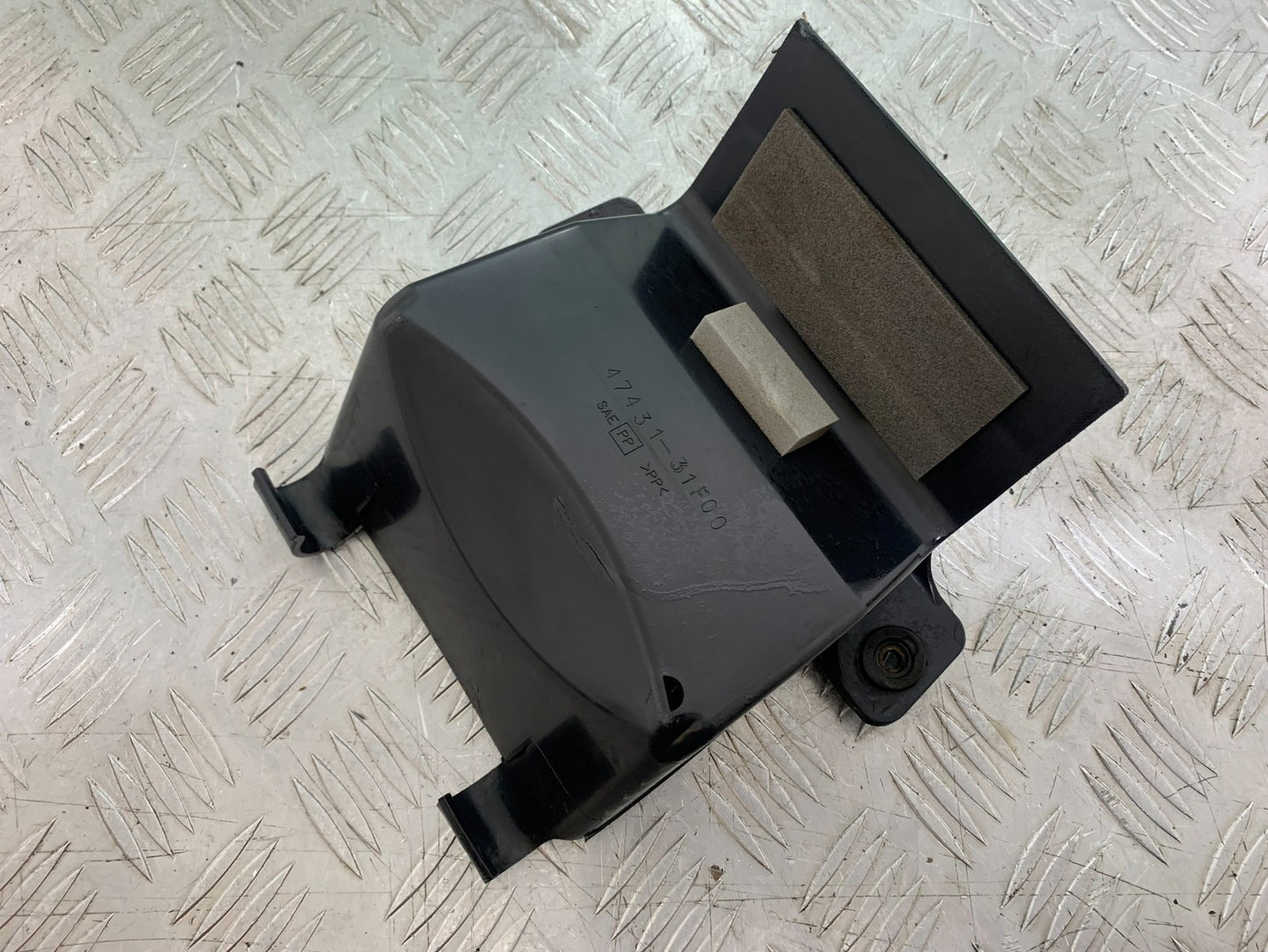 SUZUKI GSF1200 GSF 1200 BANDIT TOOL BOX TRAY  YEAR 2001-2004 (CMB1188)