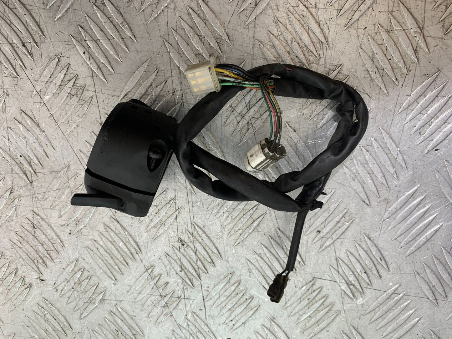 SUZUKI DL1000 V-STROM LEFT SWITCH GEAR YEAR 2014-2019 (CMB1325)