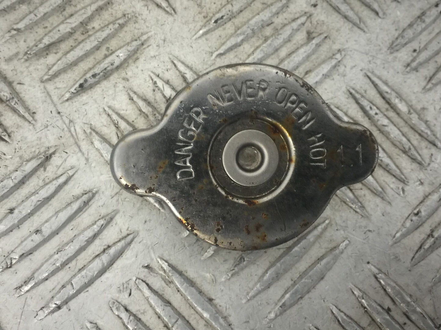 HONDA CBR600 CBR 600 F4I SPORT RADIATOR CAP YEAR 2004  (STOCK 628)