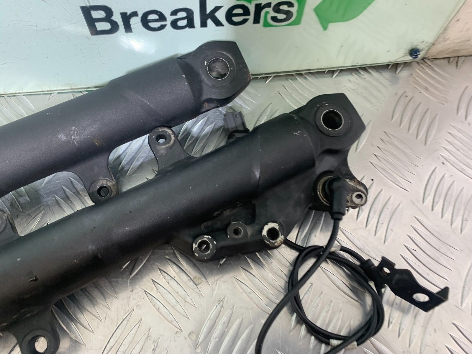 KAWASAKI Z300 ER300 FORKS  YEAR 2016-2018  (CMB1056)