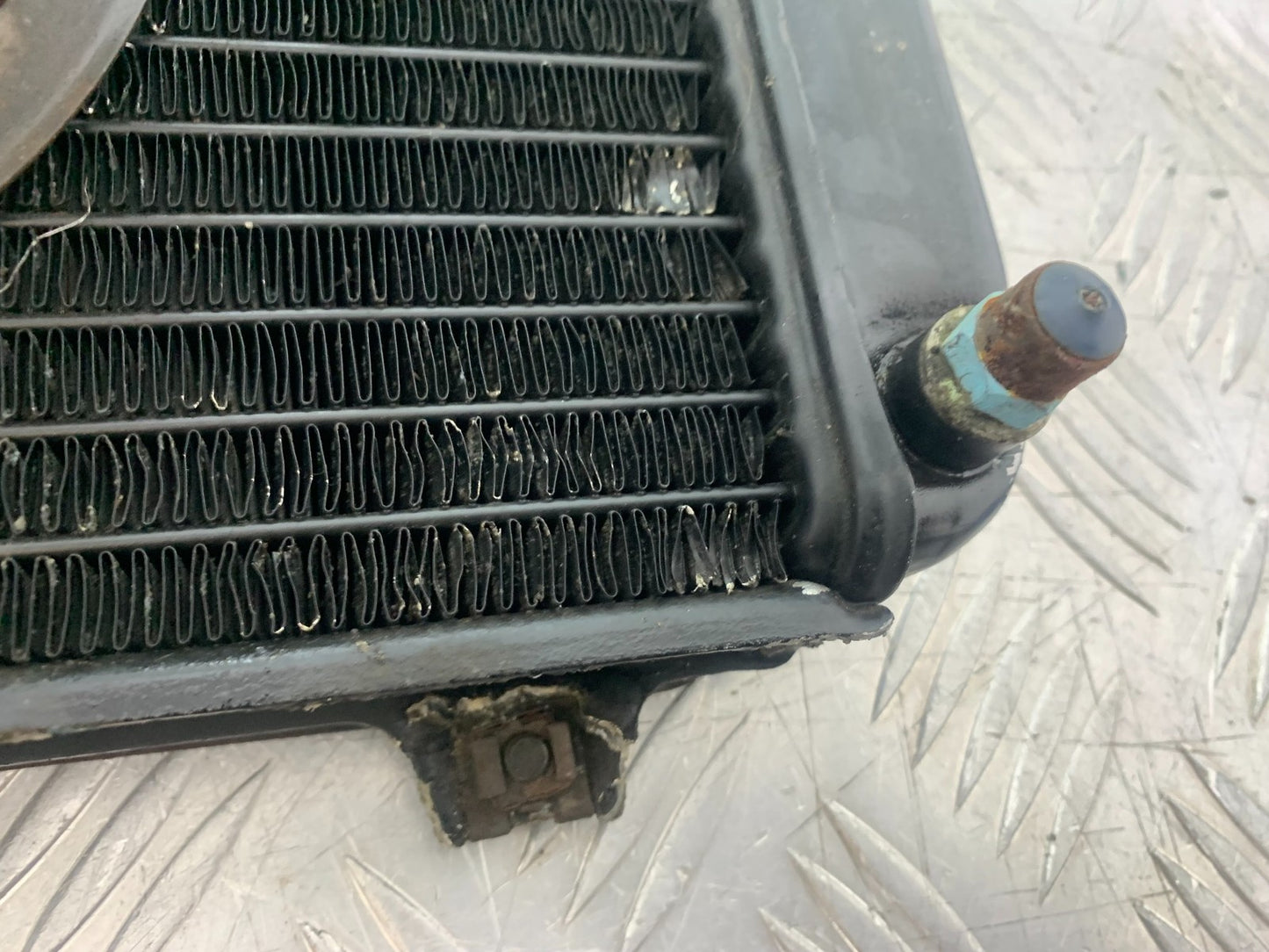 KAWASAKI GPZ600 GPZ 600 RADIATOR AND FAN  YEAR 1988-90 (CMB1258)