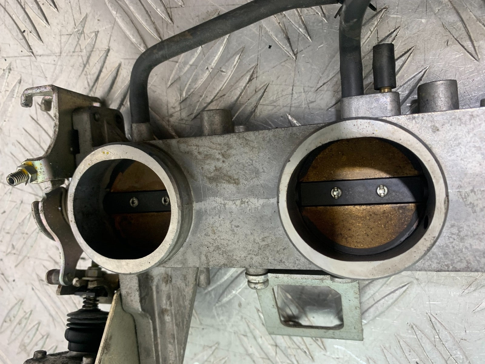 TRIUMPH 1050 SPRINT ST THROTTLE BODIES   2003-2011 (CMB1285)