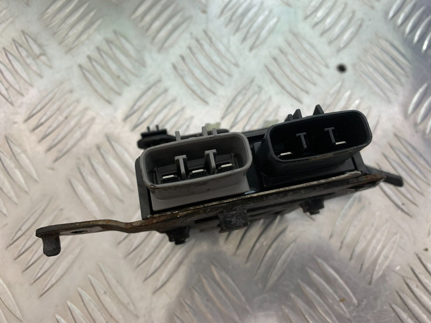 HONDA CBR650 F CBR 650F REGULATOR YEAR 2014-2017  (STOCK 998)