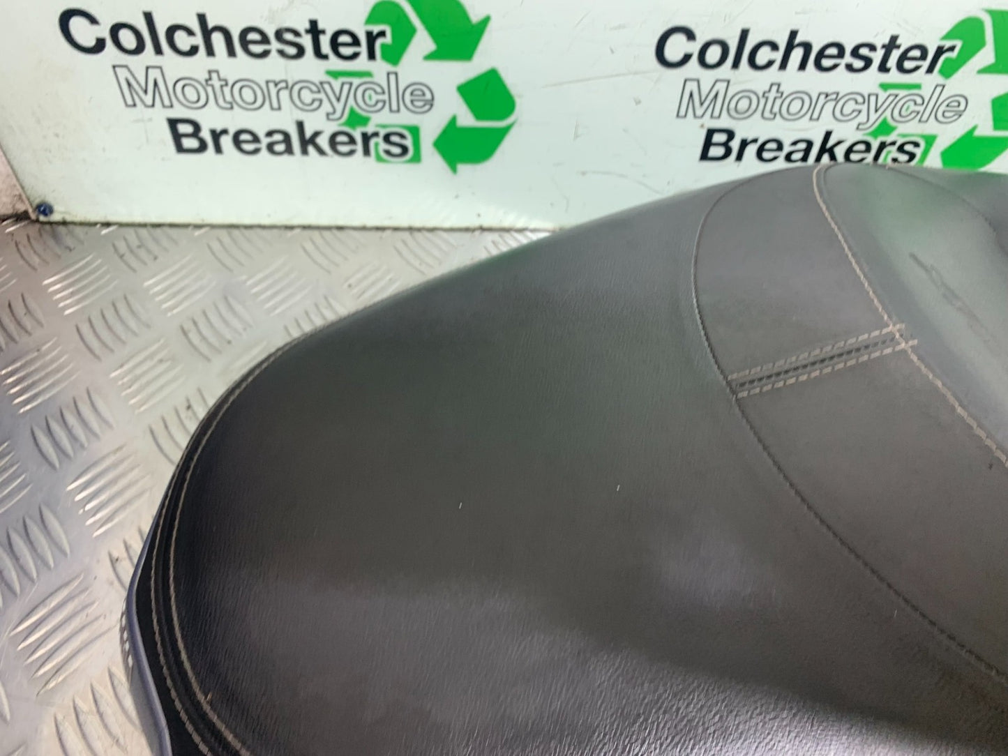 YAMAHA XMAX 300 SEAT  YEAR 2017-2020 (CMB1218)