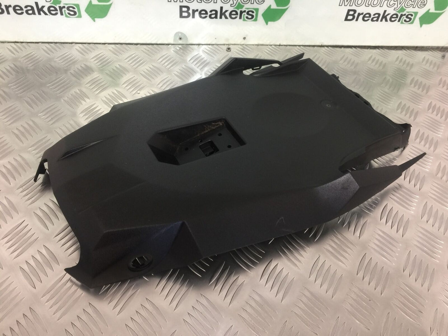 KAWASAKI VERSYS 1000 KLZ 1000 UNDERTRAY  YEAR 2015-2018 (STOCK 912)