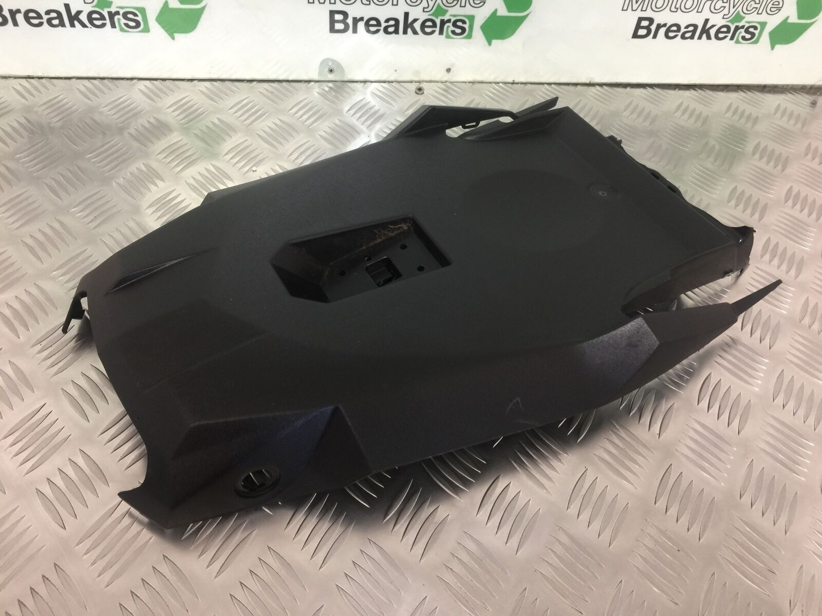 KAWASAKI VERSYS 1000 KLZ 1000 UNDERTRAY  YEAR 2015-2018 (STOCK 912)