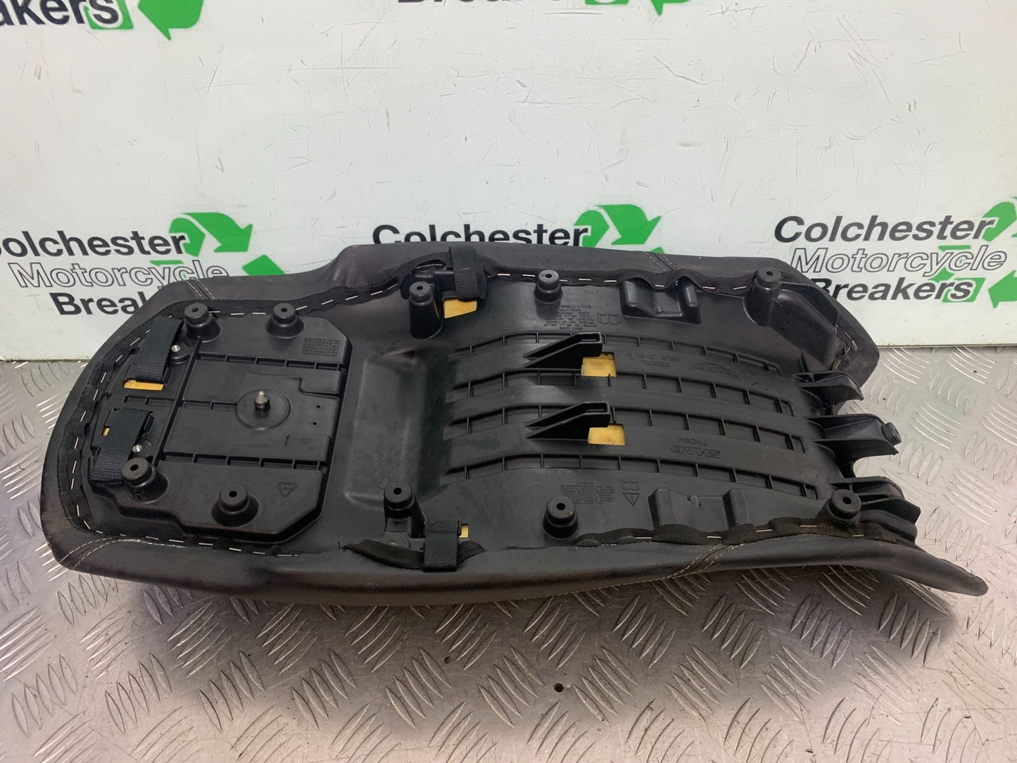 TRIUMPH 1050 SPRINT GT SEAT  YEAR 2010-2016 (CMB1250)