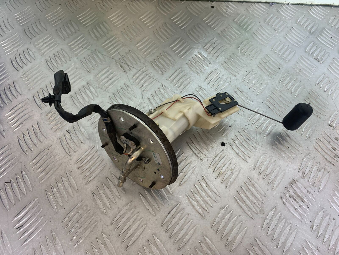 HONDA CBR650 F CBR 650F PETROL PUMP YEAR 2014-17  (CMB1130)