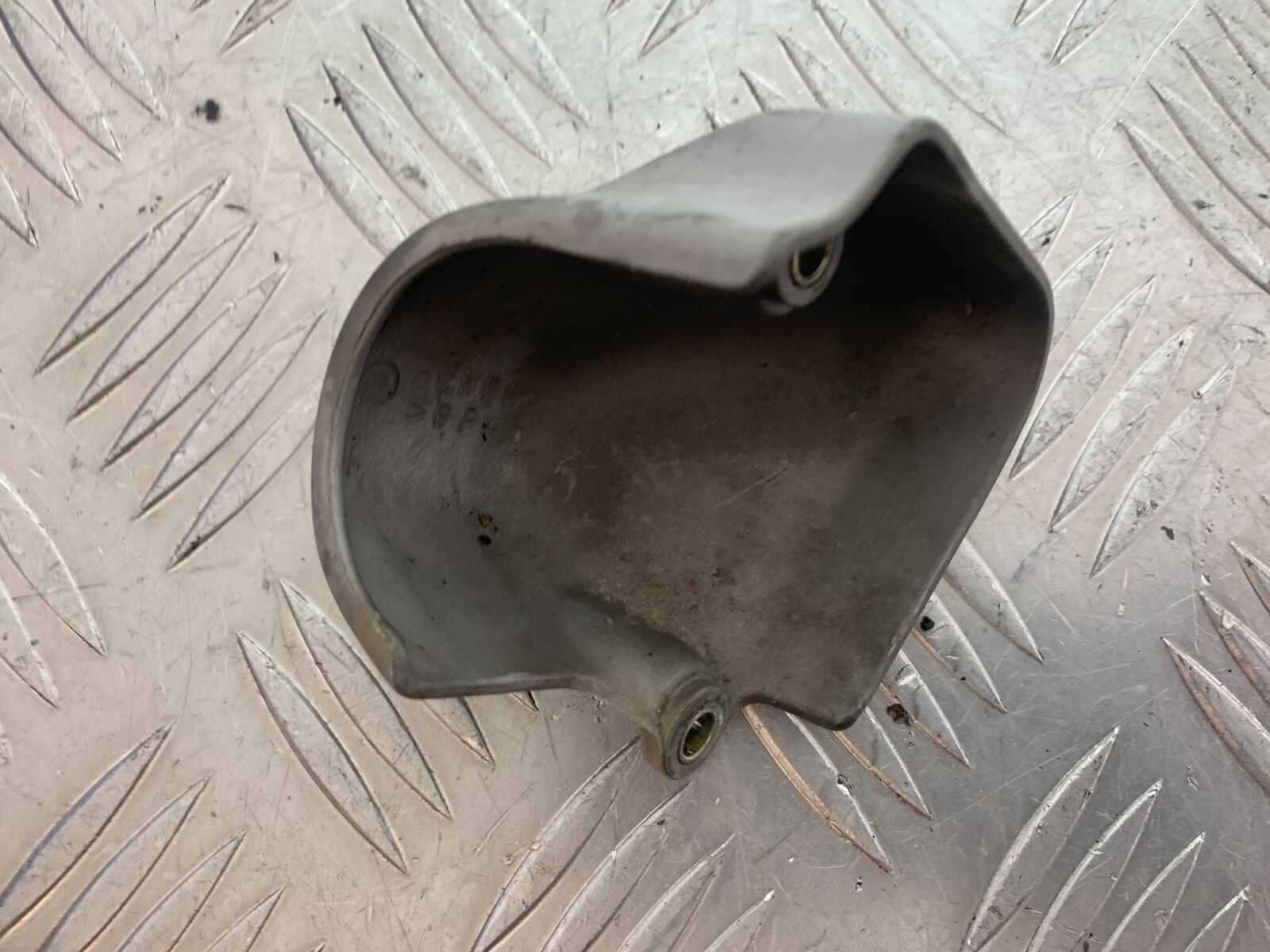HONDA CB600 CB 600 HORNET WATER PIPE COVER   YEAR 1998 -2002 (CMB1126)