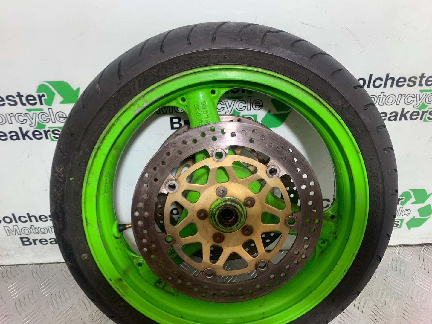 KAWASAKI ZX9R ZX9 C FRONT WHEEL AND DISCS YEAR 1998-99 (CMB1213)