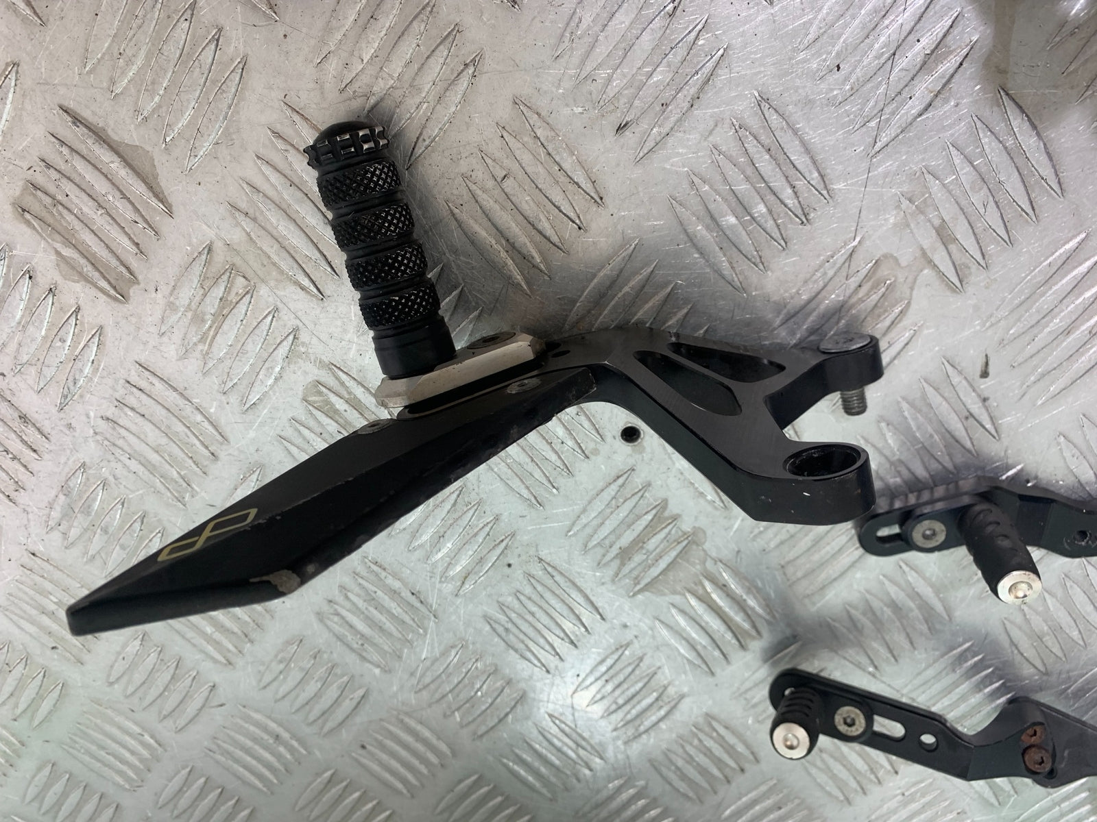 MV AGUSTA 800 F3 LEFT AND RIGHT FRONT HANGERS   YEAR 2013-2016 (CMB1152)
