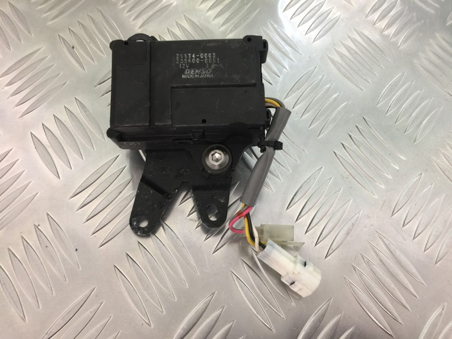 KAWASAKI Z1000 Z 1000 EXHAUST SERVO MOTOR  YEAR 2007-2009  (STOCK 927)