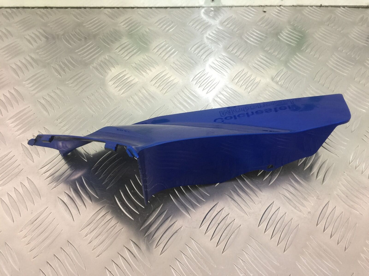 HONDA CBR600 RR TOP FAIRING INFILL PANEL  YEAR 2005-2006 (STOCK 933)