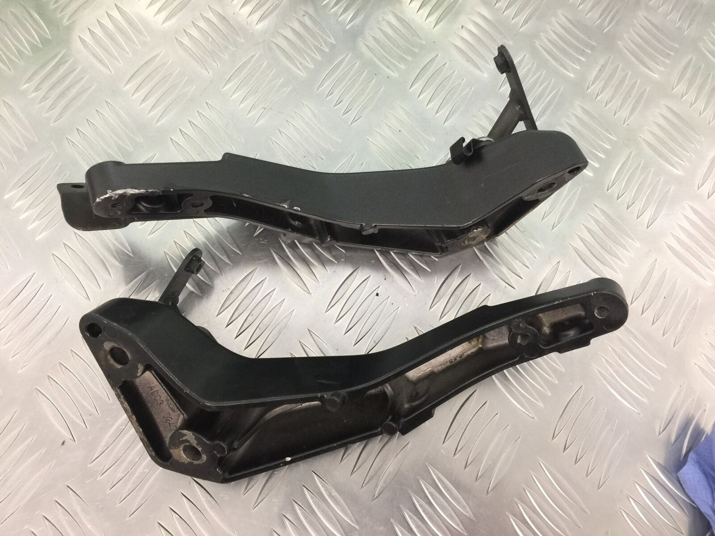 KAWASAKI Z1000 Z 1000 ENGINE MOUNTS  YEAR 2007-2009  (STOCK 927)