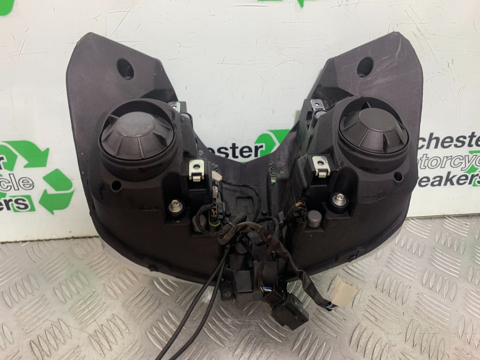 APRILIA TUONO 1000 V4 HEADLIGHT   YEAR 2013-2014  (CMB1239)