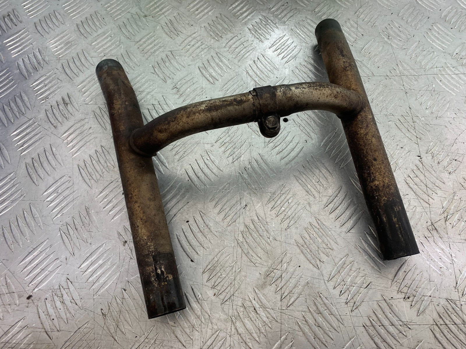 TRIUMPH TROPHY 900 EXHAUST LINK PIPES   YEAR 1991-95 (CMB1251)