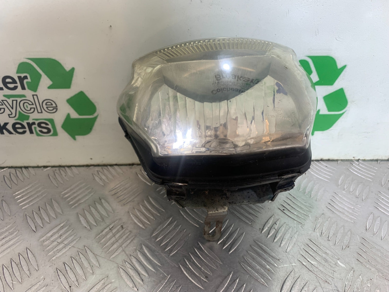 YAMAHA YBR125 YBR 125 HEADLIGHT   YEAR 2010-2017 (CMB1163)