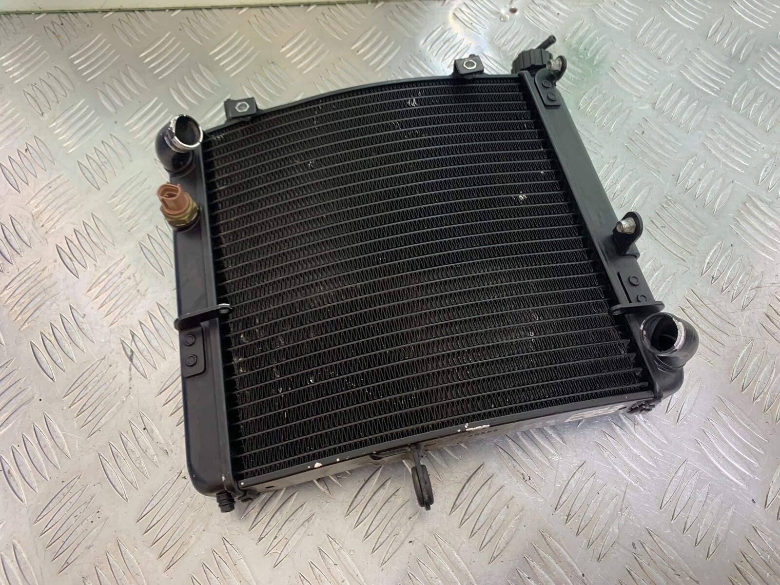 KTM 990 SUPERMOTO T RADIATOR  YEAR 2010-2011 (CMB1032)