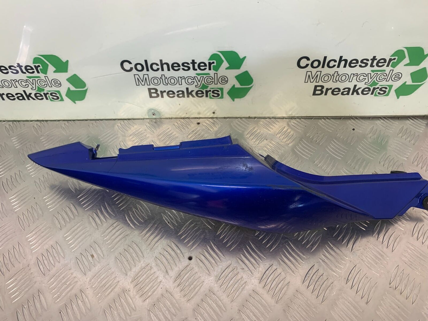 SUZUKI SV1000 SV 1000 K4 RIGHT SIDE PANEL  YEAR 2004 (STOCK 990)