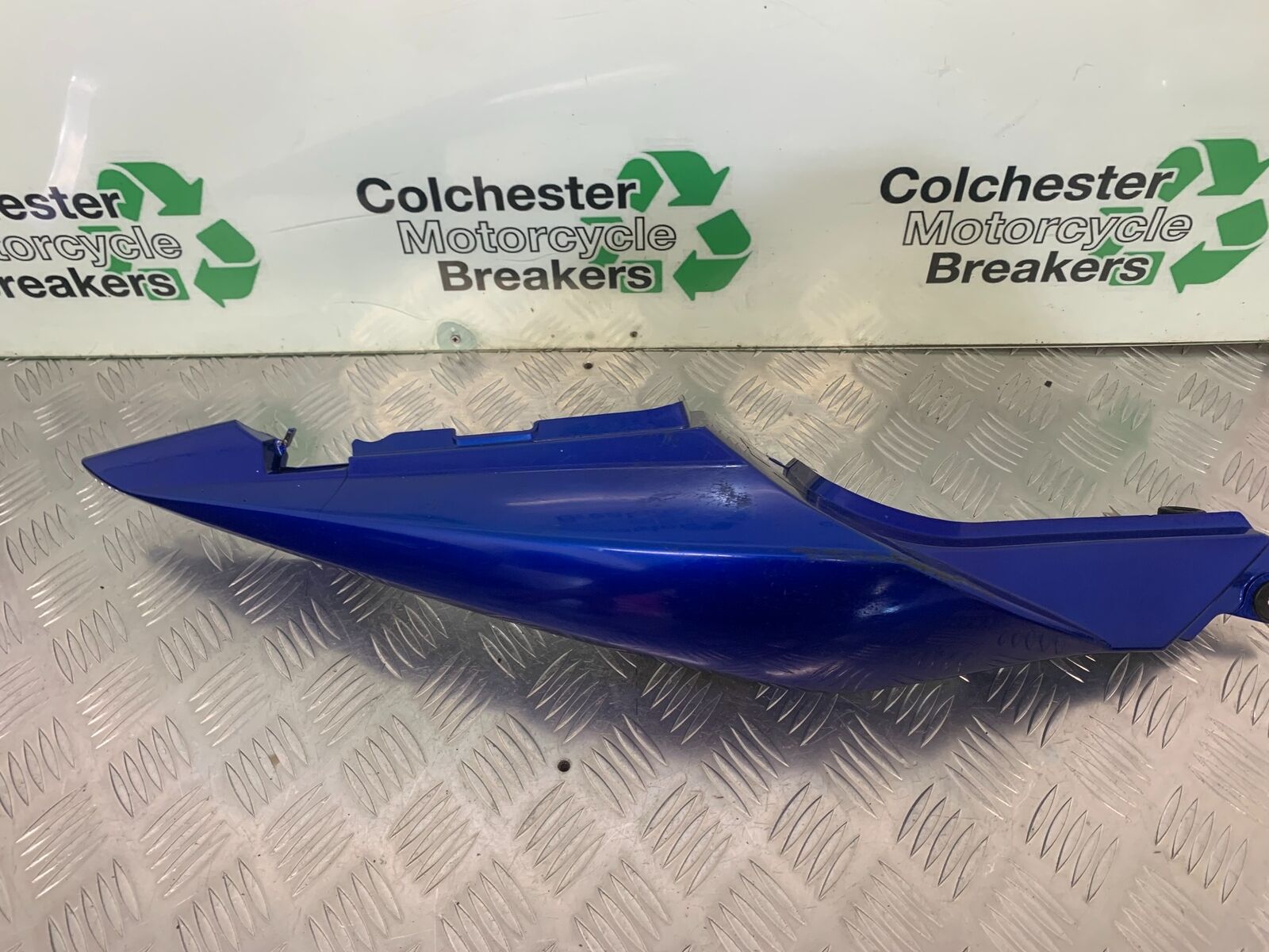 SUZUKI SV1000 SV 1000 K4 RIGHT SIDE PANEL  YEAR 2004 (STOCK 990)