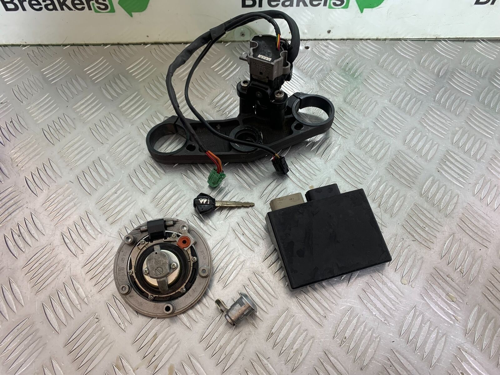 SUZUKI GSXR1000 GSXR 1000 ECU LOCKS KEY   2009-2016 (CMB1049)
