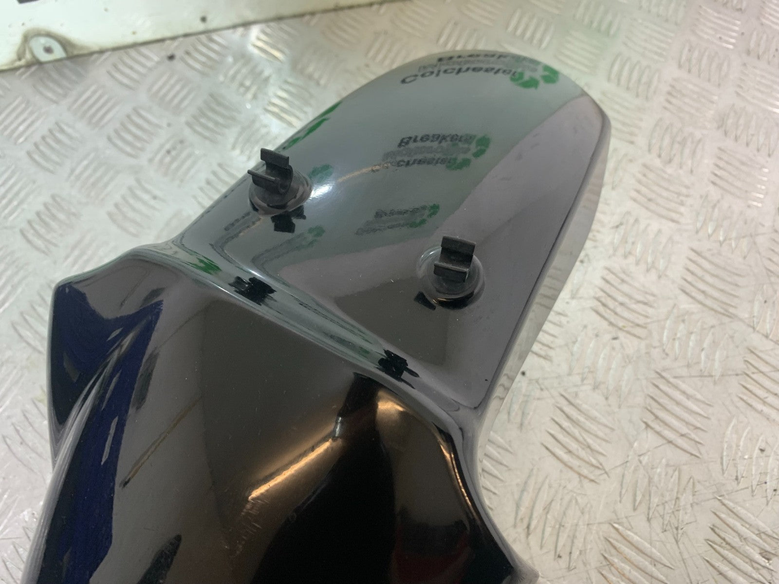 TRIUMPH 1050 SPEED TRIPLE FRONT MUDGUARD  YEAR 2005-2007 (CMB1322)