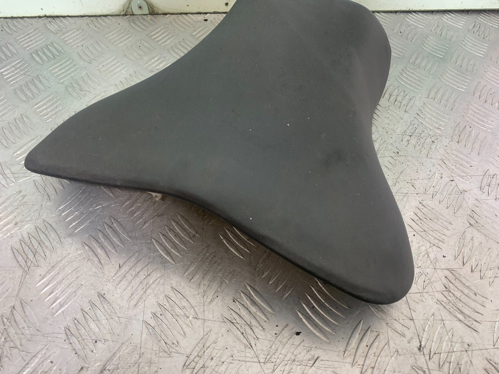 KAWASAKI ZX9R ZX9 C FRONT SEAT   YEAR 1998-99 (CMB1213)