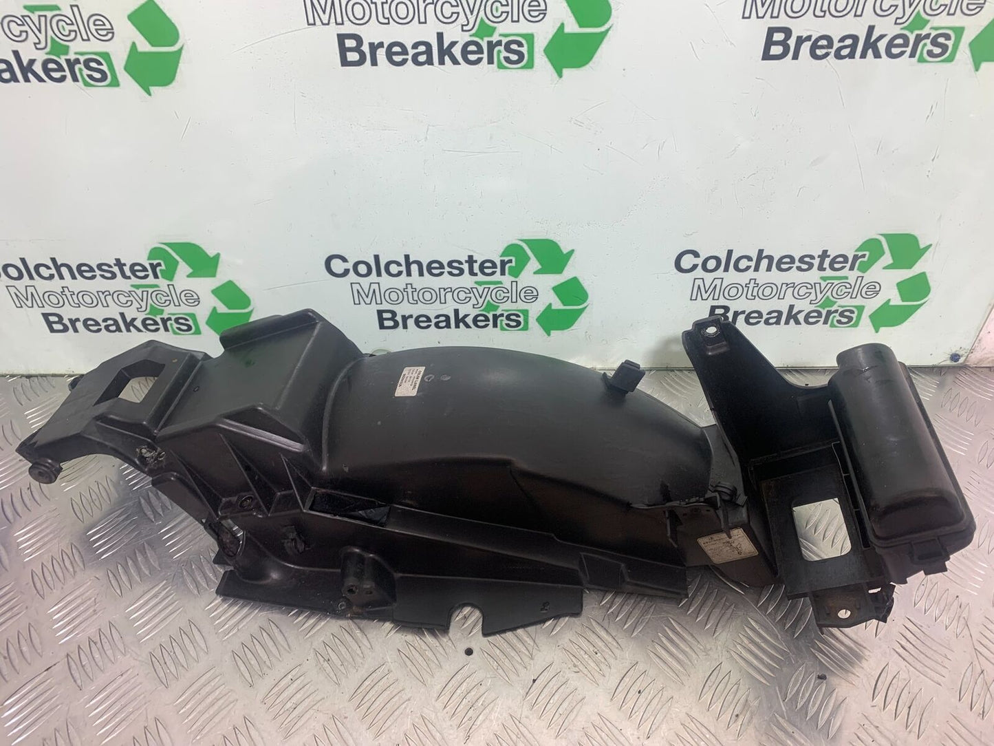 HONDA VFR400 VFR 400 NC21 REAR MUDGUARD  YEAR 1986-87 (CMB1043)