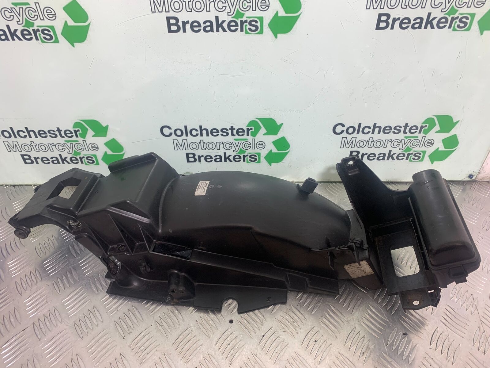 HONDA VFR400 VFR 400 NC21 REAR MUDGUARD  YEAR 1986-87 (CMB1043)