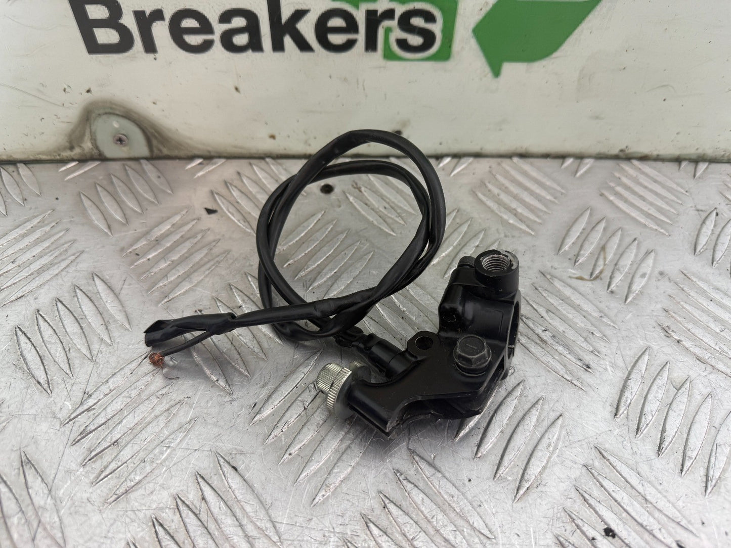 YAMAHA XT660 X OEM CLUTCH LEVER BRACKET YEAR 2004-2016 CMB1318