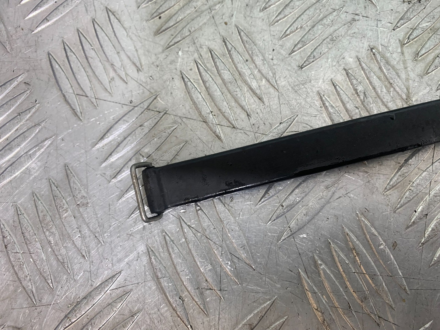 BMW R850 R R850R BATTERY STRAP  YEAR 1994-2002 (CMB1170)