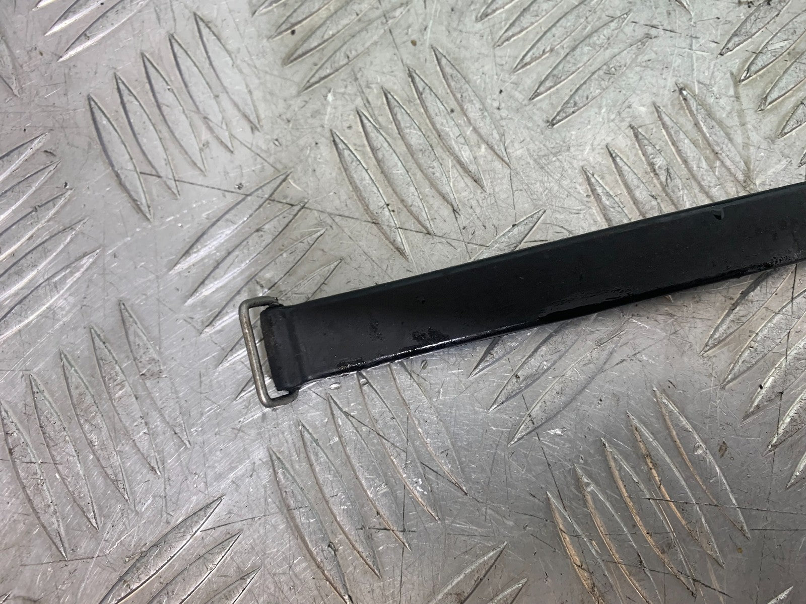 BMW R850 R R850R BATTERY STRAP  YEAR 1994-2002 (CMB1170)