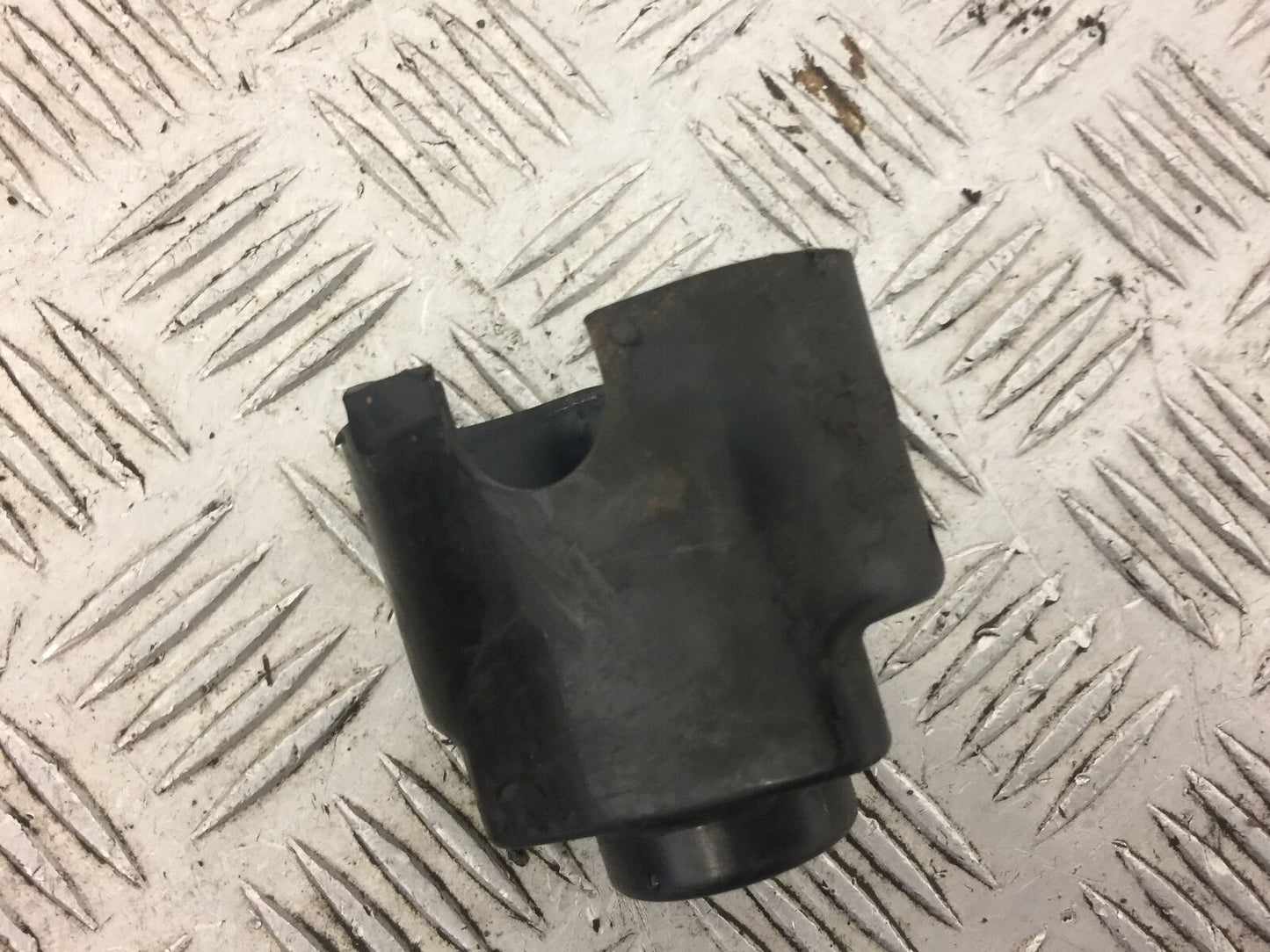 HONDA VT125 VT 125 SHADOW IGNITION SWITCH COVER  2006  (STOCK 550)