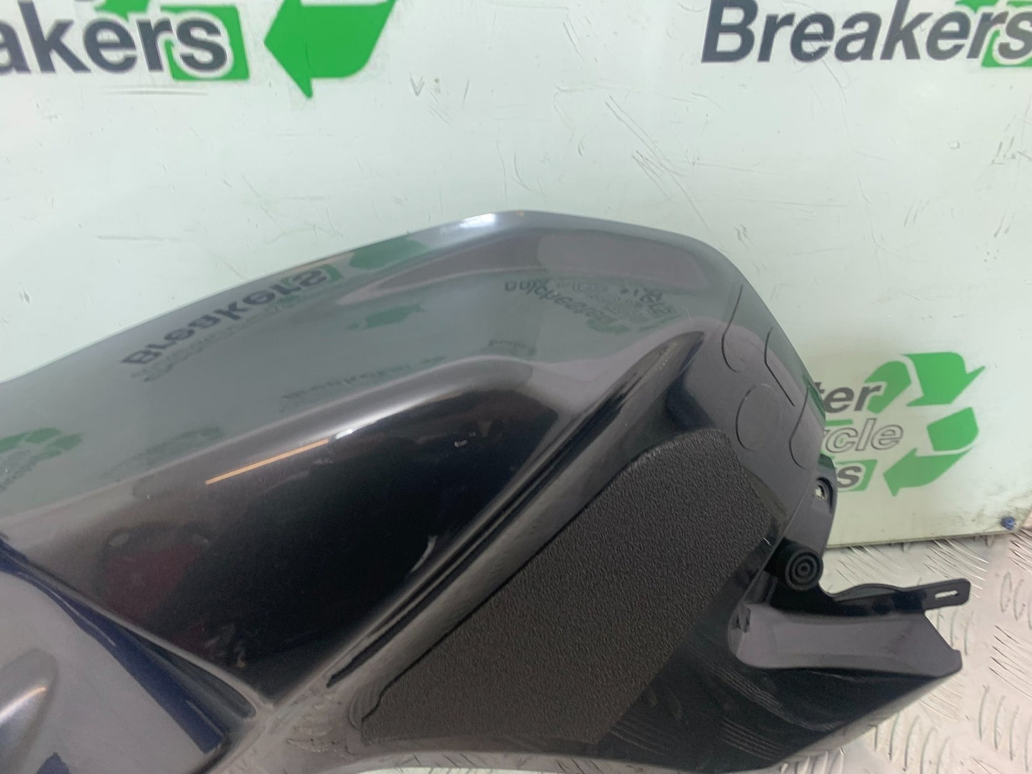 BMW K1300 S K 1300 S LEFT TANK PANEL  YEAR 2009-16 (CMB1216)