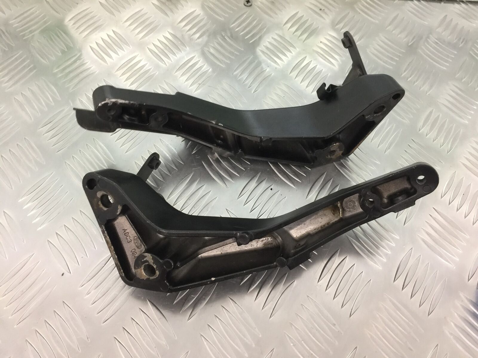 KAWASAKI Z1000 Z 1000 ENGINE MOUNTS  YEAR 2007-2009  (STOCK 927)