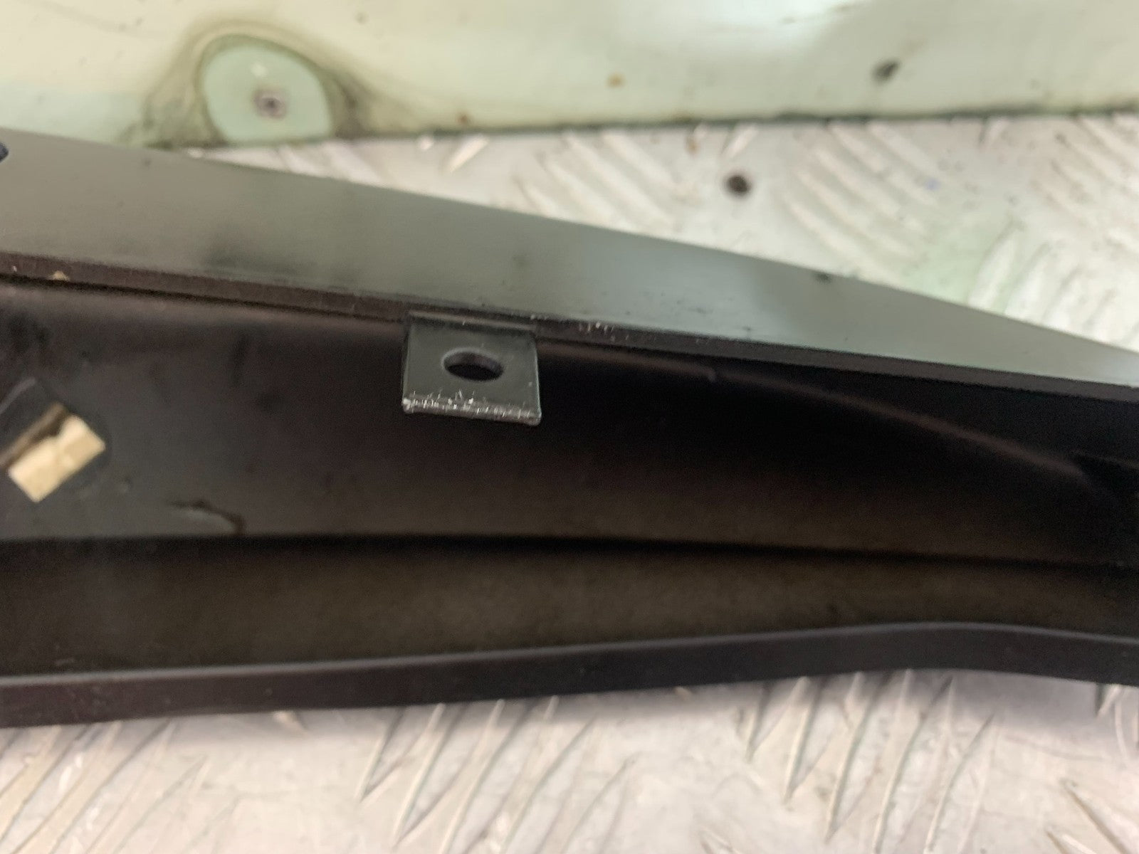 TRIUMPH SPEED TRIPLE R 1050 LEFT SEAT PANEL  2009 (CMB1183)