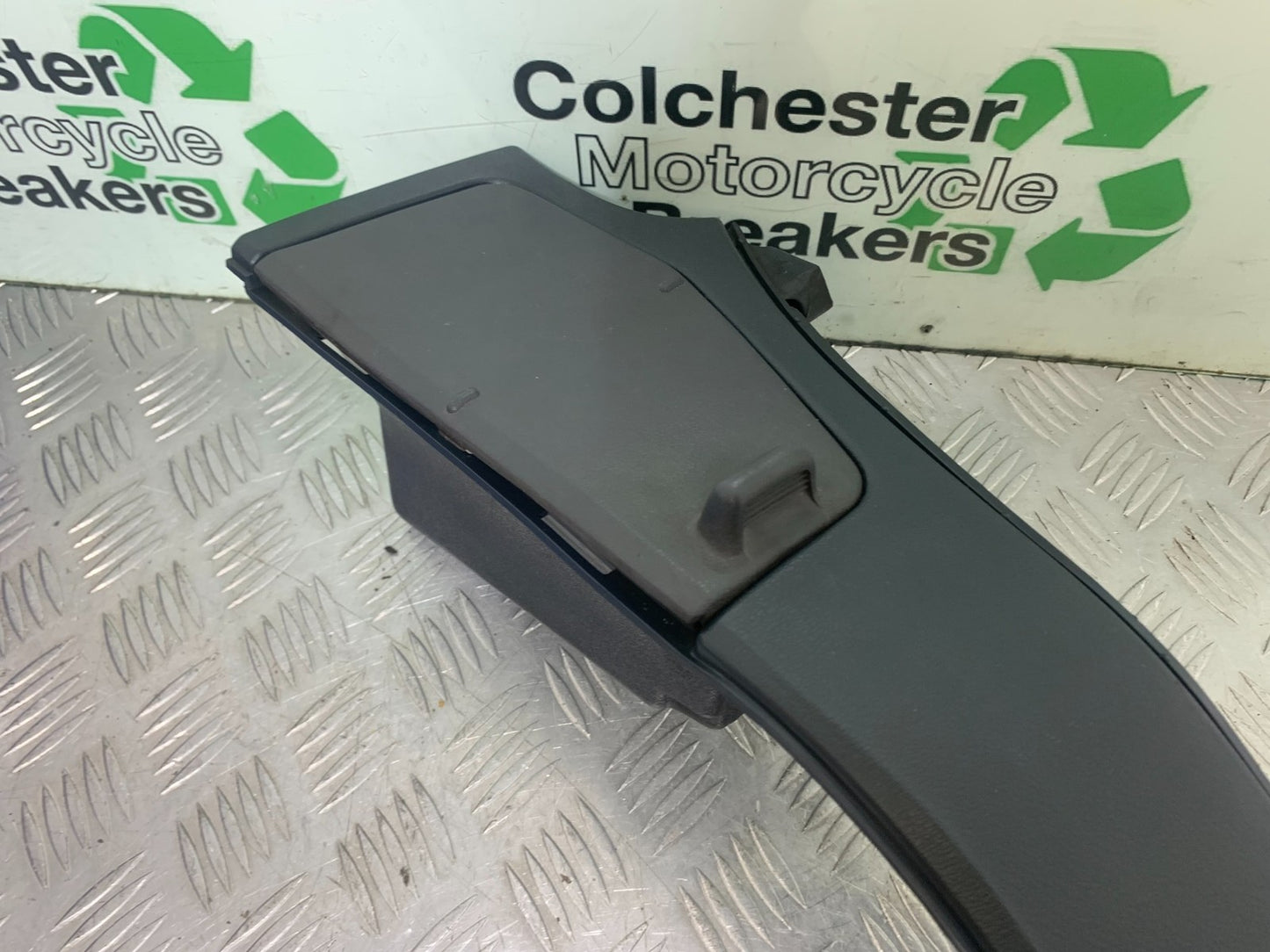 HONDA ST1100 PAN EUROPEAN LEFT SIDE TRIM AND LID   YEAR 1993-2001 (CMB1195)