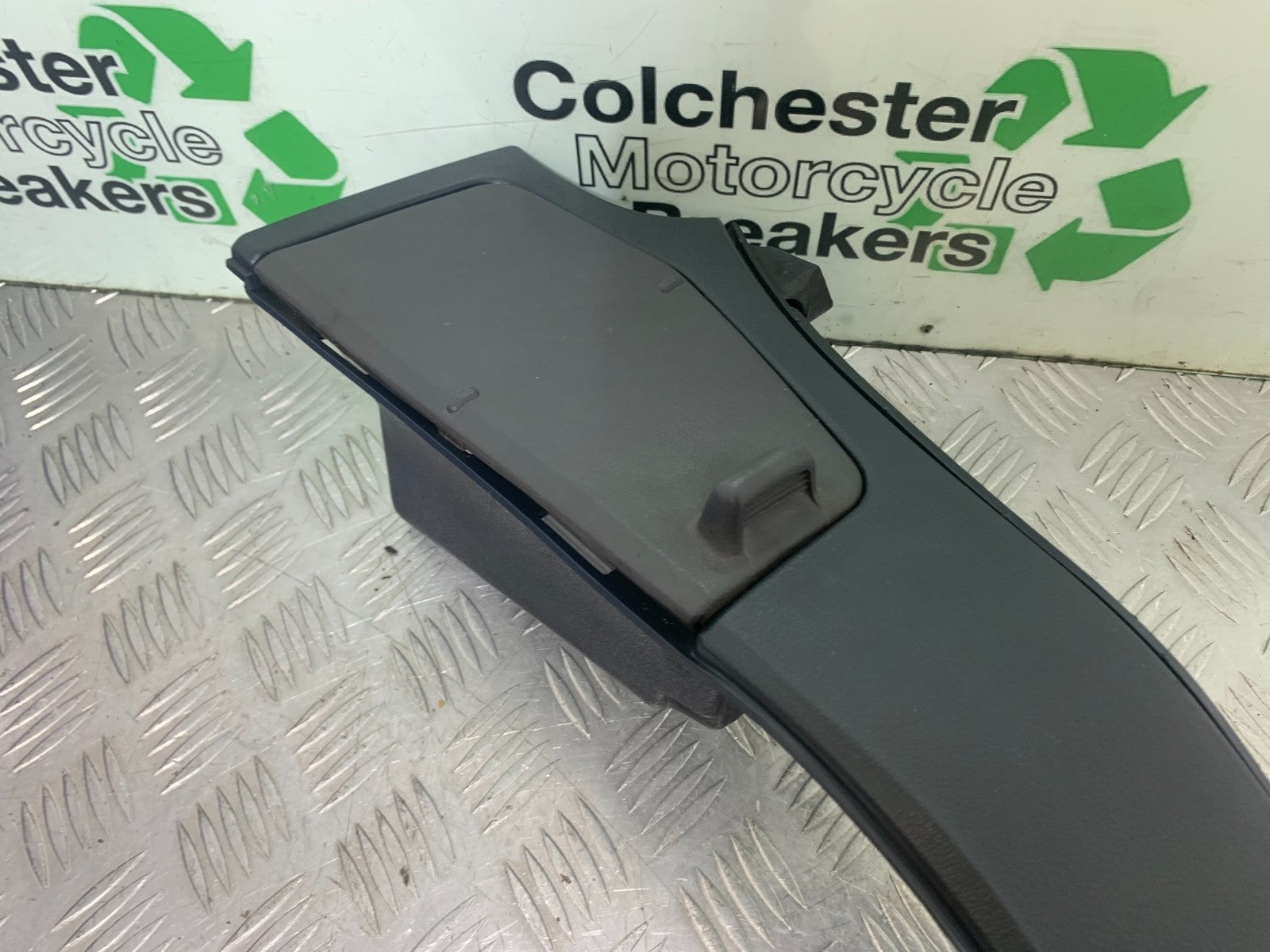 HONDA ST1100 PAN EUROPEAN LEFT SIDE TRIM AND LID   YEAR 1993-2001 (CMB1195)