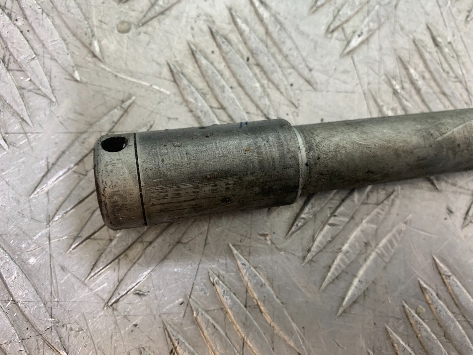 HONDA NT650 V DEAUVILLE FRONT WHEEL SPINDLE   YEAR 1998-01 (CMB1320)