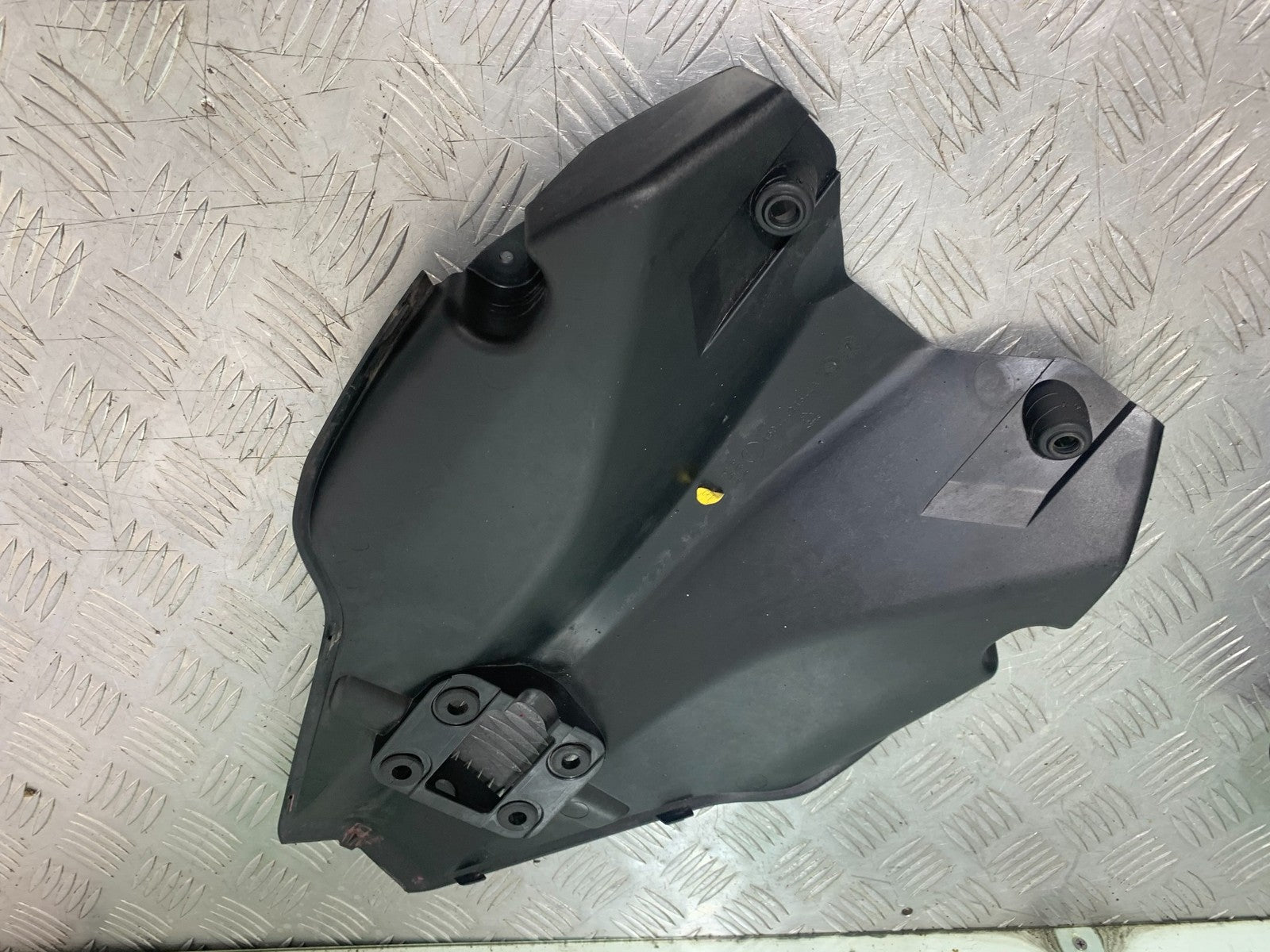 DUCATI 1198 S UNDERTRAY  YEAR 2009-2011 (CMB1219)