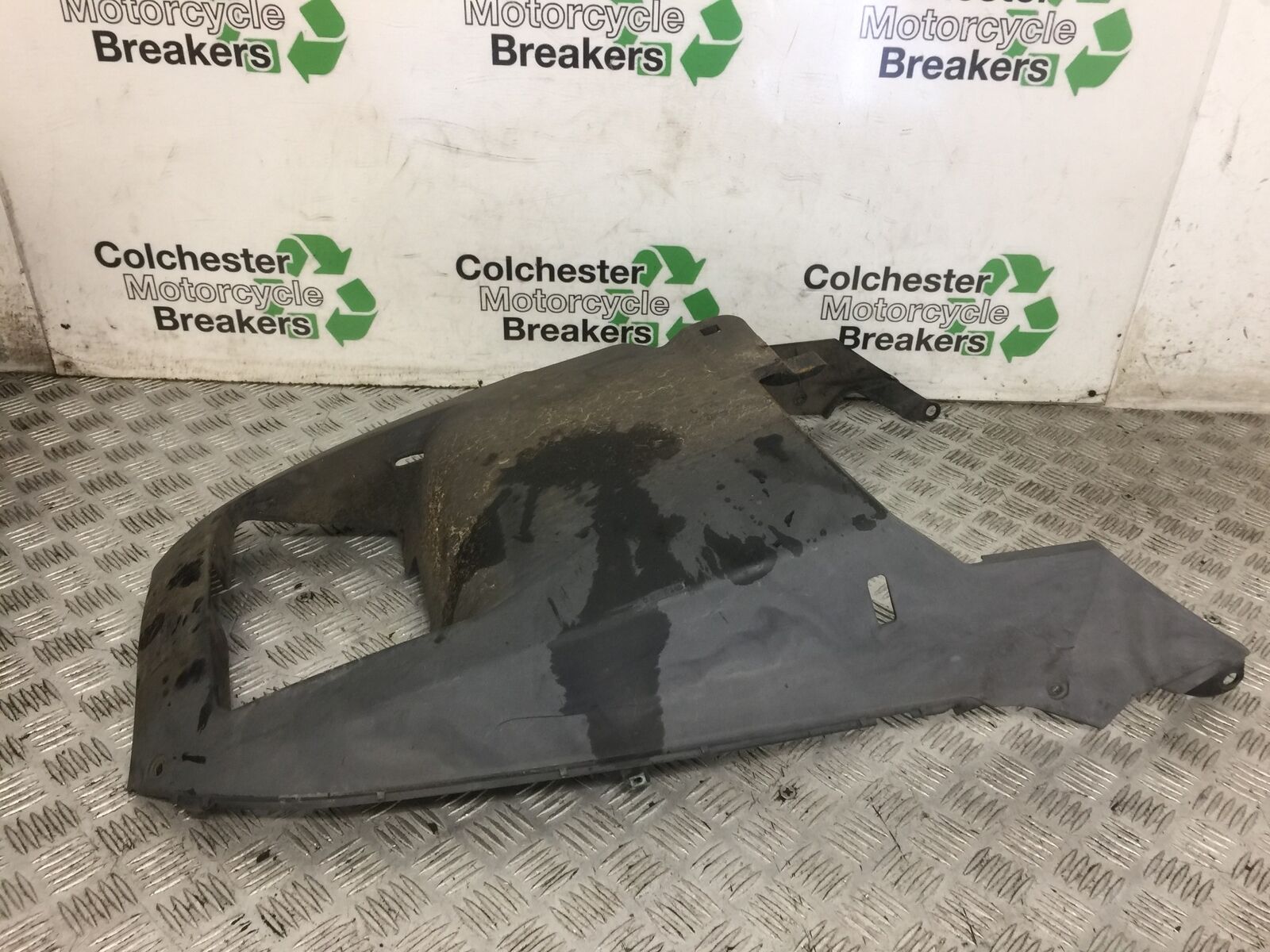YAMAHA XMAX 125 XMAX-125 BELLYPAN  YEAR 2012 (STOCK 689)